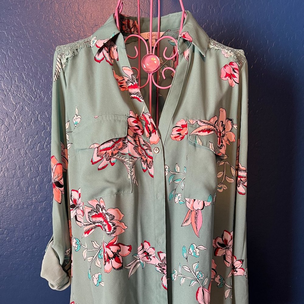 Candie's Light Green with Pink Flowers Blouse
